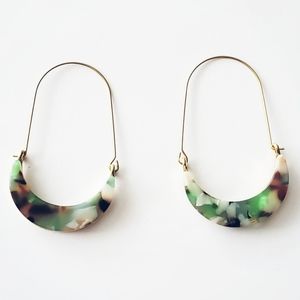 Loop multicolored resin/acrylic statement earrings